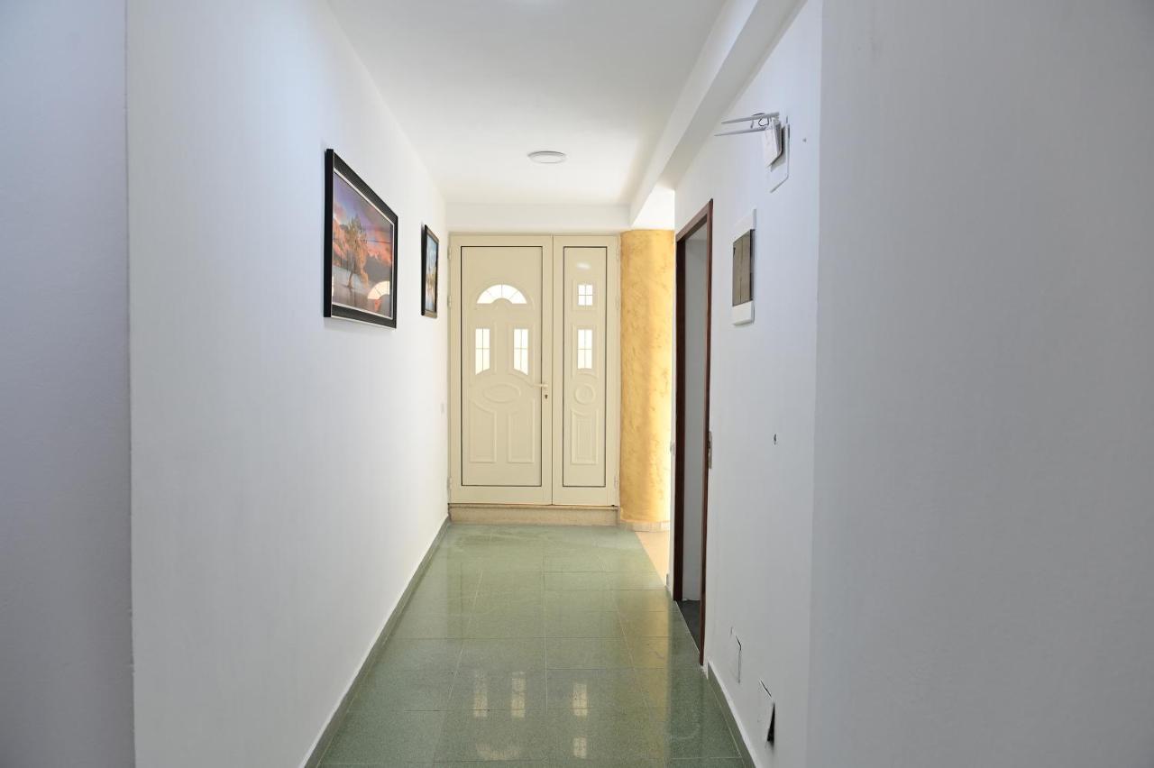 Kryemëdhej Vila Oxinn מראה חיצוני תמונה