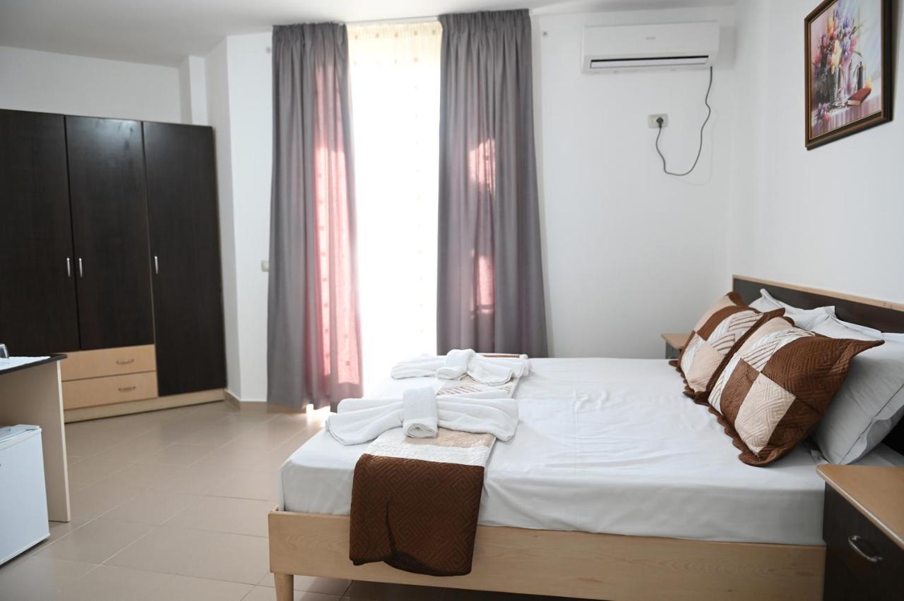 Kryemëdhej Vila Oxinn מראה חיצוני תמונה