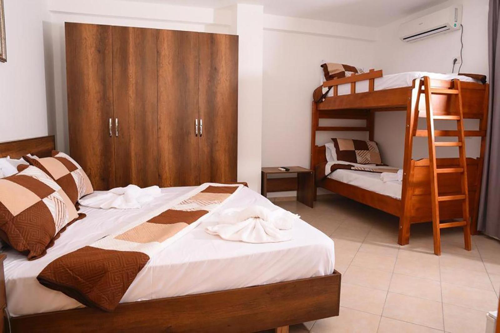 Kryemëdhej Vila Oxinn מראה חיצוני תמונה
